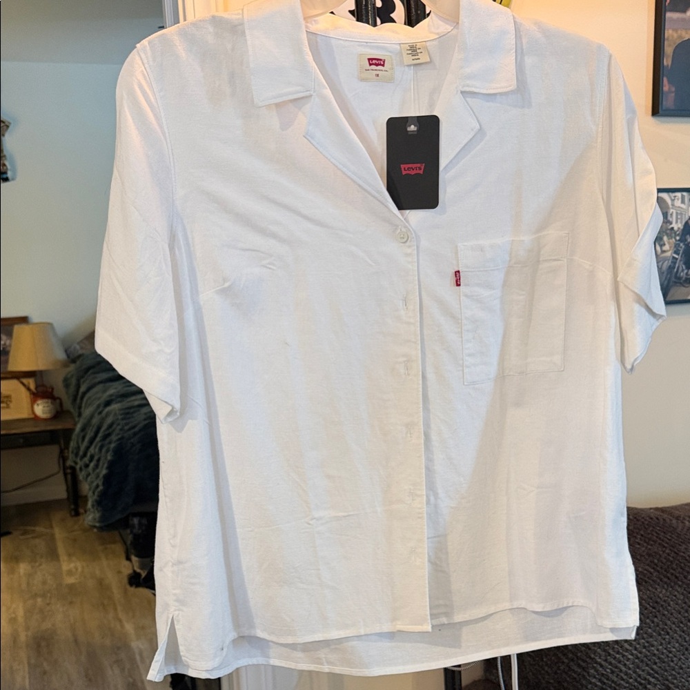 Levi's Women’s 1x Casual White Button Down Shirt